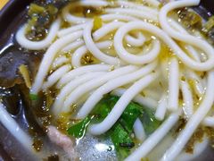 酸菜肉片米线-贵州沾水米线(学田湾店)