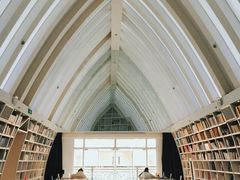 -钟书阁(松江泰晤士小镇店)