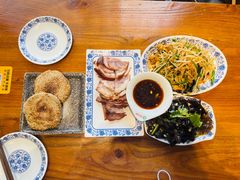 -老天桥酱肉烧饼夹肘子(天桥店)