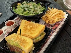 -The Habit Burger Grill 哈比特汉堡(爱琴海店)