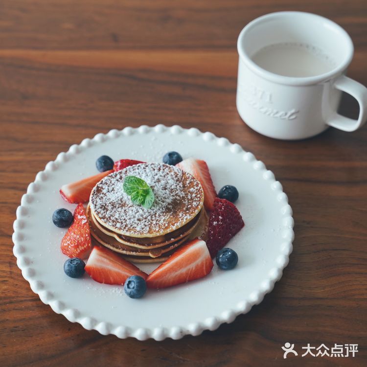 ☁️早餐日记：🥞酸奶松饼，花生豆浆