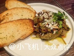 烤茄子配蒜味面包-bluefrog蓝蛙(石家庄欢乐汇店)