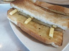 雪油加央烤麵包-何九海南茶店(鬼仔巷店)