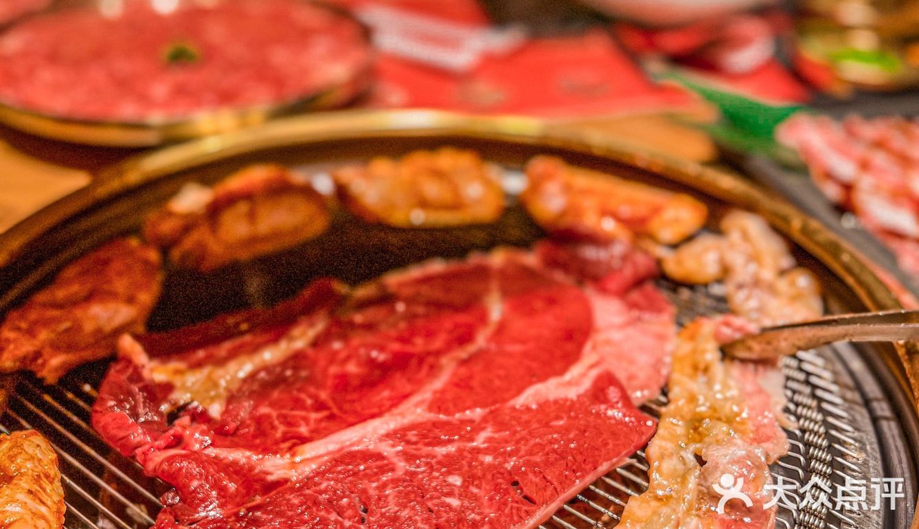 魔都联洋这边开了家金光闪闪的韩式烤肉！ 