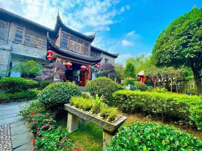 喜苑人文餐馆(市府店)-"环境古色古香,很适合拍照,很安静舒适,感.