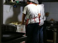 -宝瑞门钉肉饼店