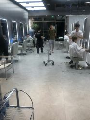 -PE SALON