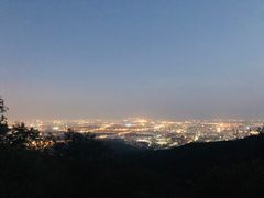 -鬼笑石后山停车场