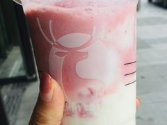 樱花莓莓酸奶-瑞幸咖啡(SM广场店)