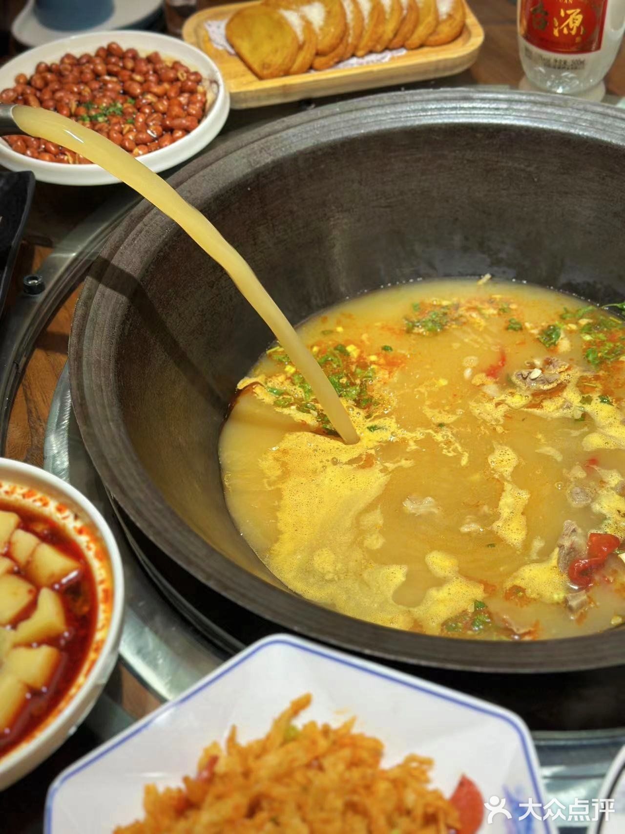 羊瑞堂的铁锅炖羊肉也太香啦！！！