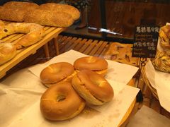 咸蛋黃貝果-Dough&Joe团憩(瑞虹天地月亮湾店)