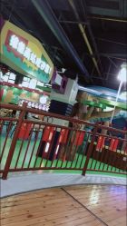 -维佳童话镇演出现场(徐东店)