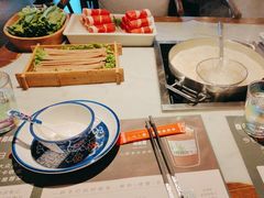 -尚尚仙·酸汤猪手·猪肚鸡火锅(华联万柳购物中心店)