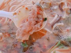 老坛酸菜肥牛米线-云味馆米线(红花湖店)