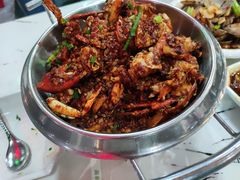 -凤凰路何眼镜香辣蟹(花果园店)