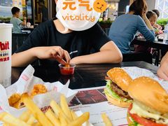 -The Habit Burger Grill 哈比特汉堡(爱琴海店)
