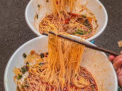 -李与白包子铺(桐梓林店)