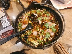 -何师烧烤·香辣蟹·川菜·30年老品牌(太古里旗舰店)