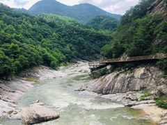 -燕子河大峡谷天坑仙境