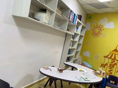 -瑞思少儿中心·少儿英语素养启蒙(勒泰直营校区)