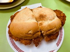 猪扒包-胜利茶餐室