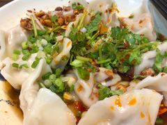 手工包的钟水饺-爆炸头阿姨小四川正宗川味小吃(无任何分店)