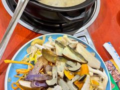 -菌之家·专业纯野生菌火锅·特色炒菌
