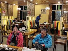 大堂-峰瑞藏地美食·石锅鸡·牦牛肉(大昭寺品牌店)