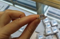 -威德钻石-克拉钻大本营(南京东路店)