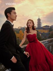 -雪中彩影婚纱摄影·微光艺术中心