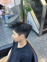 -藤野造型专业烫染接发