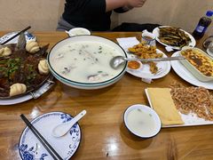 -美顺香食府鱼头老店(雪野湖店)