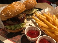 -The Habit Burger Grill 哈比特汉堡(复兴soho店)