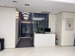 -卡罗酒店(东门晒布地铁站店)