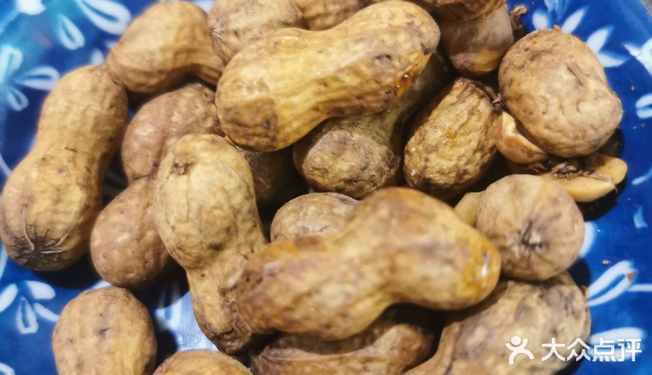 雅中求静。总得评论是重口味，麻辣的够味，鲜甜的够香