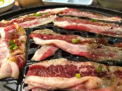 柠檬香草黑椒牛五花-小米烤肉-泥炉炭烤(常营店)