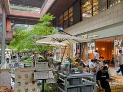 -瑞虹新天地月亮湾