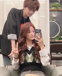 -藤野造型烫染·漂发