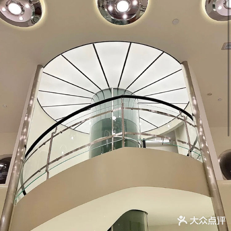 广州探店|来太空舱玩玩喵汪星人&叹咖啡