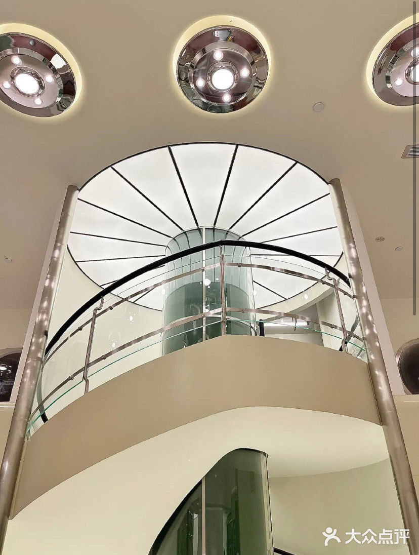 广州探店|来太空舱玩玩喵汪星人&叹咖啡