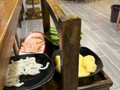 -小志家.鲜牦牛肉牛杂火锅野生菌汤锅