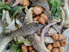 捞起鱼皮-章记正宗南岗鱼蛋火锅