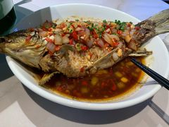 香煎鲫鱼-费大厨辣椒炒肉(黄兴中心广场店)