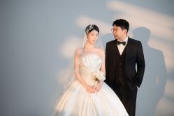 -雪中彩影婚纱摄影·微光艺术中心