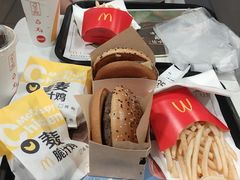 -麦当劳(长江西路得来速店)