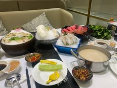 -红鼎豆捞·非遗鲍皇汤火锅(宝丰路店)