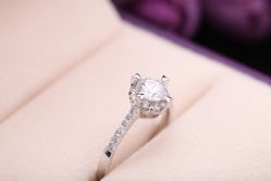 -威德钻石-克拉钻大本营(南京东路店)