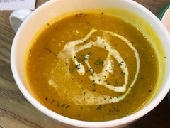 南瓜汤-HELLO 27 意面·沙拉·帕尼尼