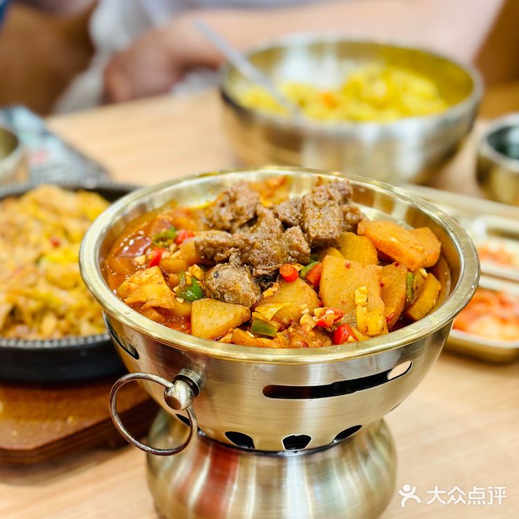 难以置信，米村拌饭要排队❓
