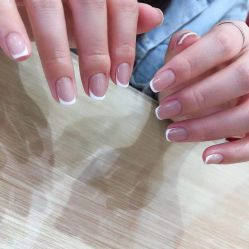 -进巍美甲美睫店